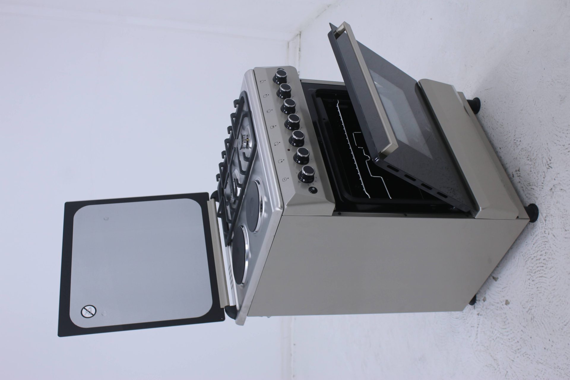 Gratus 60×60 Free Standing Gas Cooker with 2 burner+ 2Hotplate; Turbo Fan image 6
